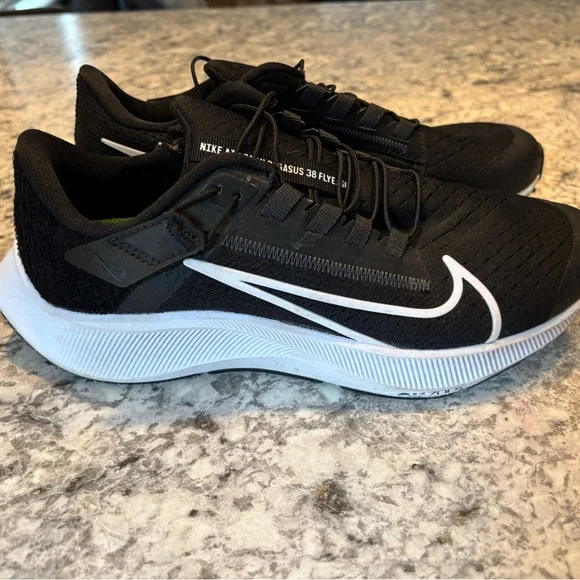 Nike | Shoes | Nike Black And White Athletic Shoes With  display picture 1